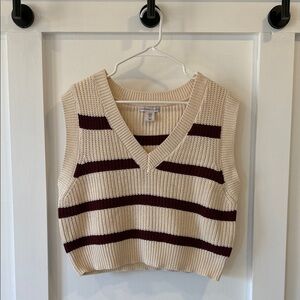Sincerely Jules cream and maroon Knit sleeveless blouse